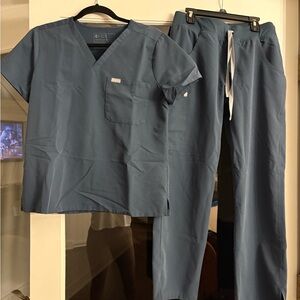 Figs Charcoal Scrub Top